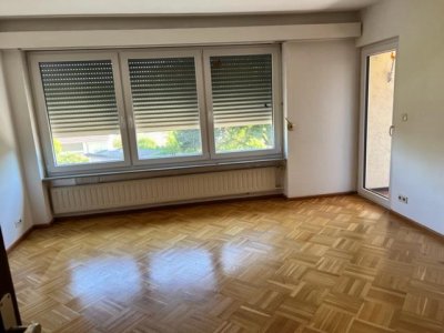 3-Zi-Whg, ca. 94 m² Wohnfl., Rheinblick, gr. Sonnenterrasse und Balkon, Gartenspielbereich, in kl. 2FamH, Nähe Schule, Bushaltestelle, fussläufig ca. 5 Min. in Stadtzentrum