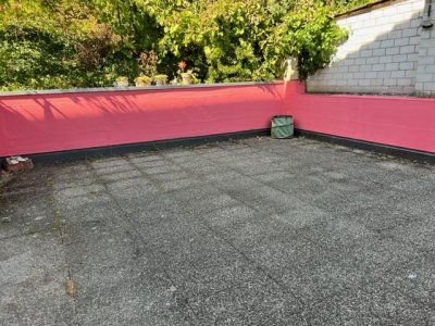 3-Zi-Whg, ca. 94 m² Wohnfl., Rheinblick, gr. Sonnenterrasse und Balkon, Gartenspielbereich, EBK, in kl. 2FamH, Nähe Schule, Bushaltestelle, fussläufig ca. 5 Min. in Stadtzentrum, Garage auf Wunsch