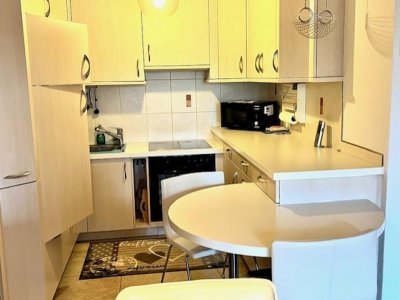 Exklusiv ausgestattete 2-Zi-Whg, EBK, Essbar, überd. Blk, im 